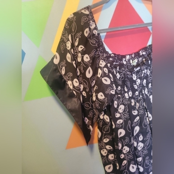 Agora Women's Black And White Flowy Boho Top Size Medium - Picture 5 of 14